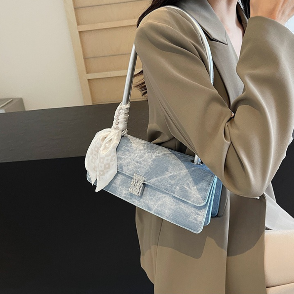 Asverra Vespéria Shoulder Bag