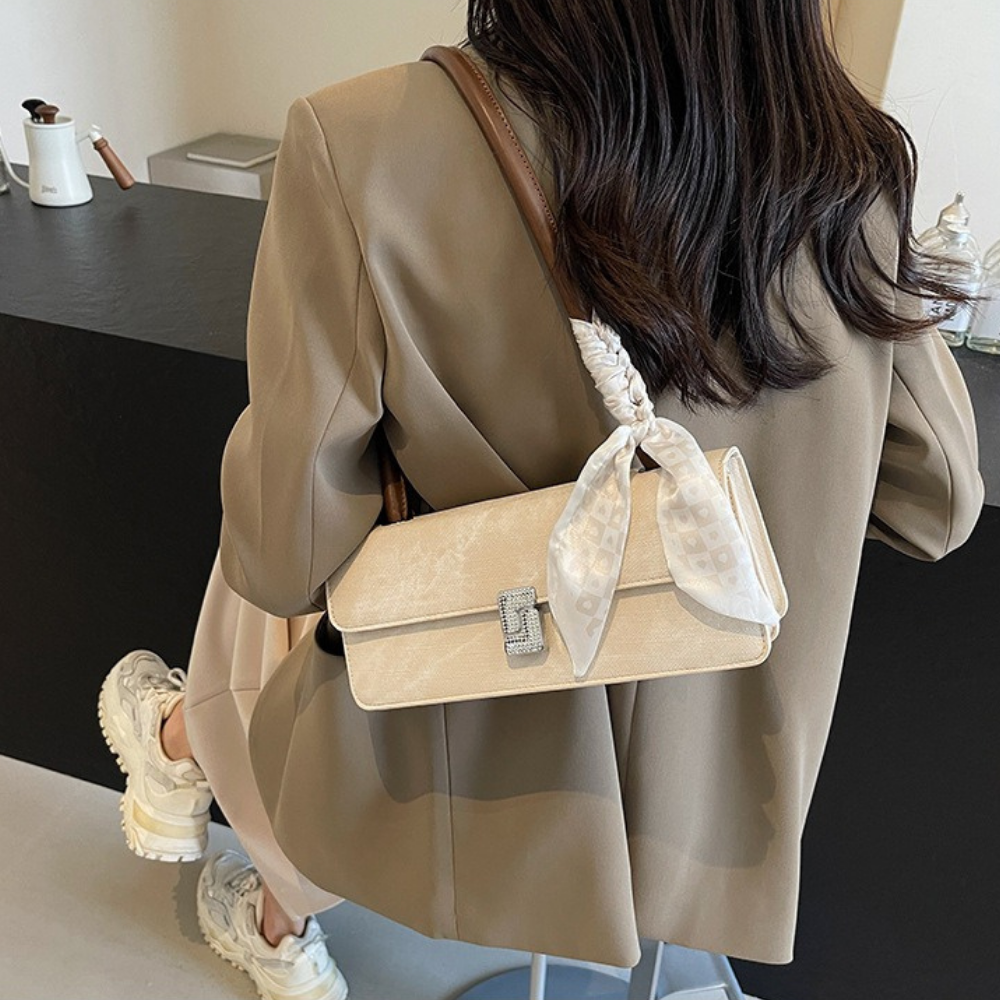 Asverra Vespéria Shoulder Bag