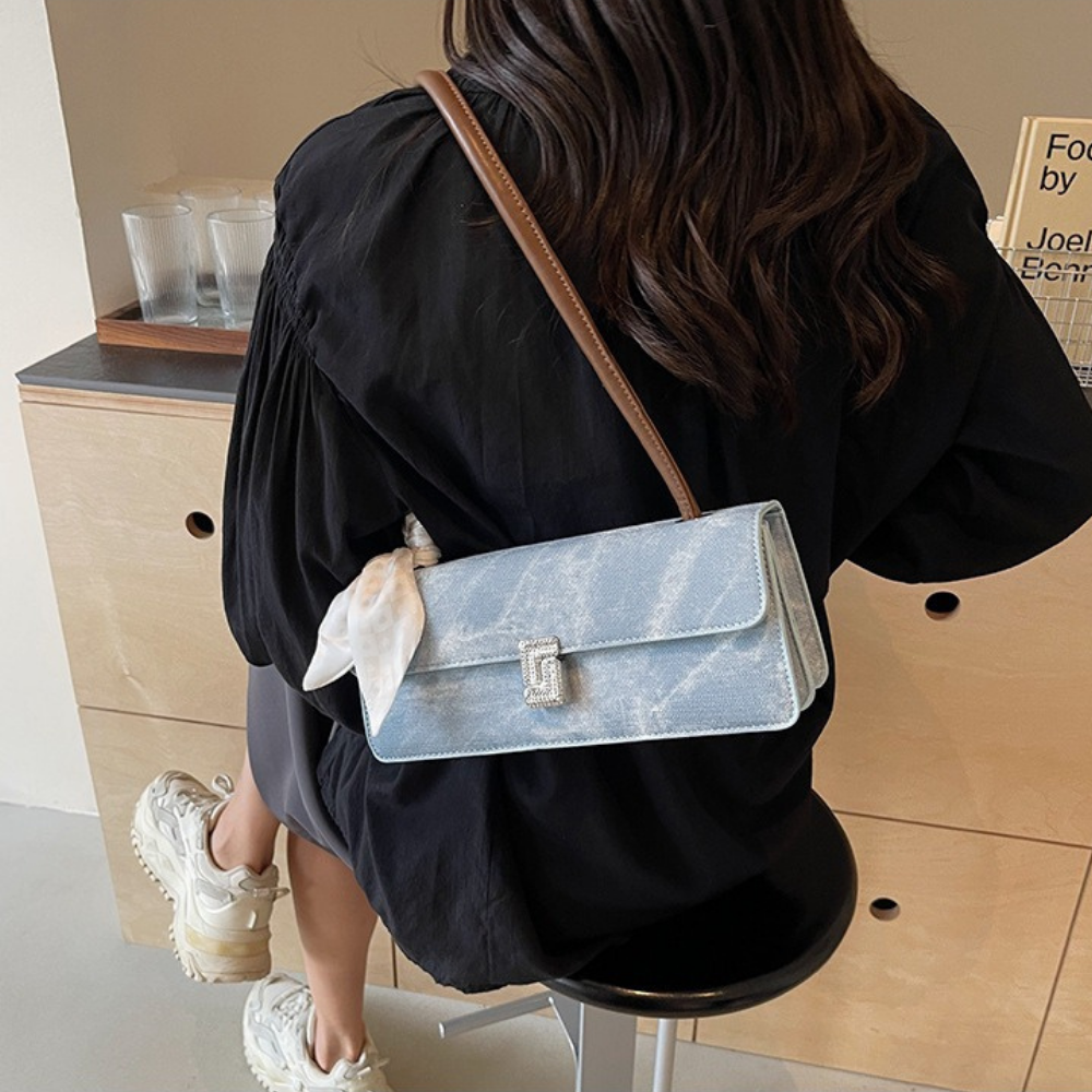 Asverra Vespéria Shoulder Bag