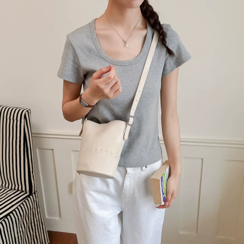 Lacira Stitched Tote Bag for Women | Asverra صورة ثانوية