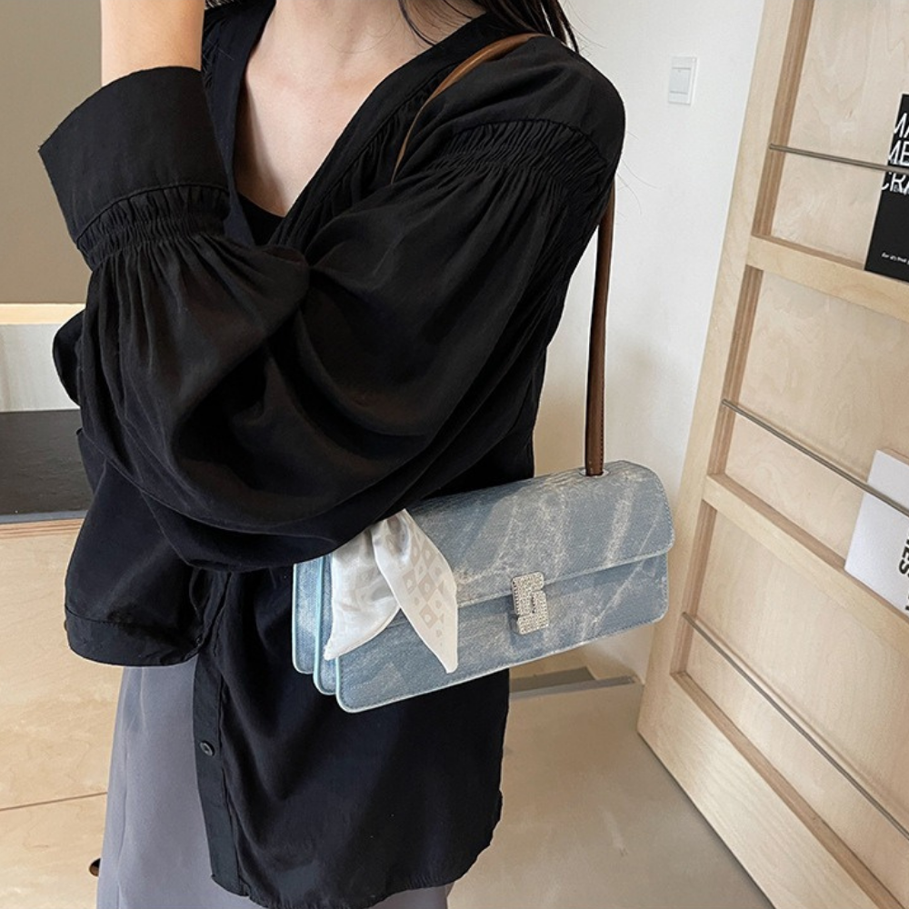 Asverra Vespéria Shoulder Bag
