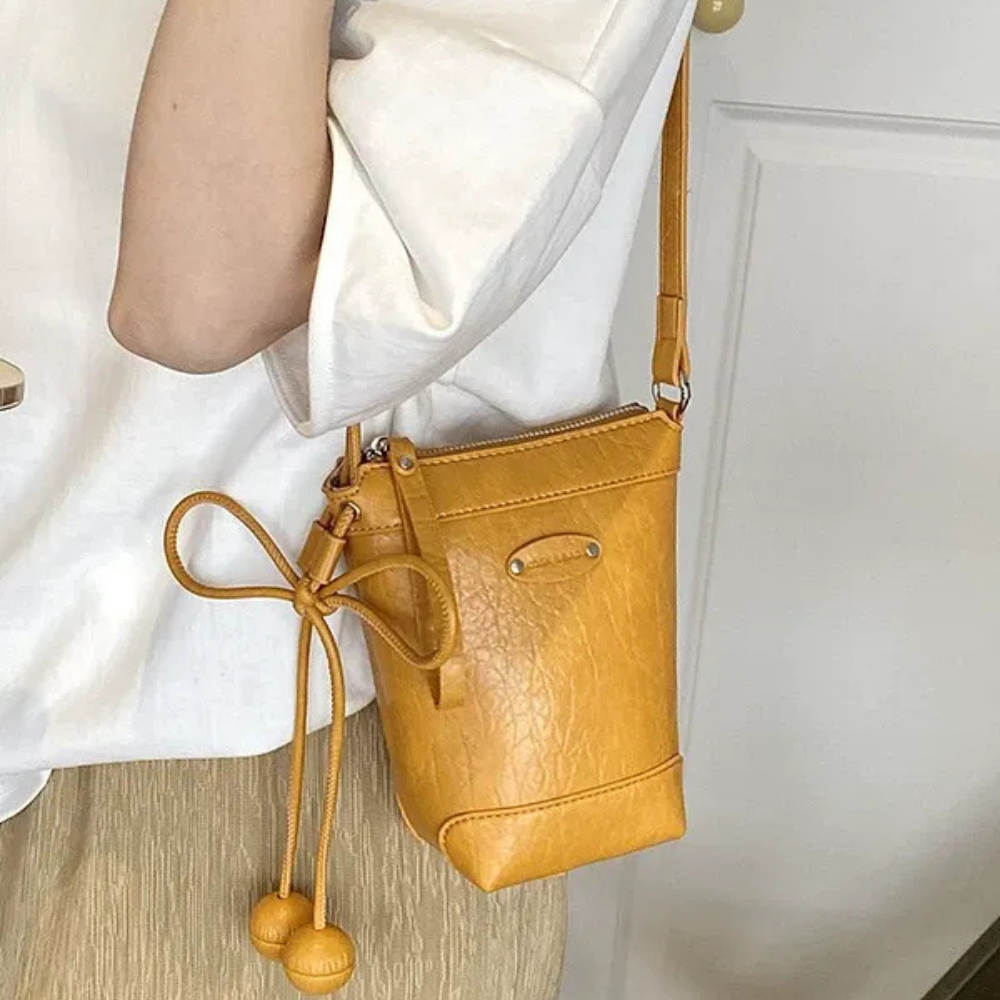 Safrina Charm Bucket Bag صورة ثانوية
