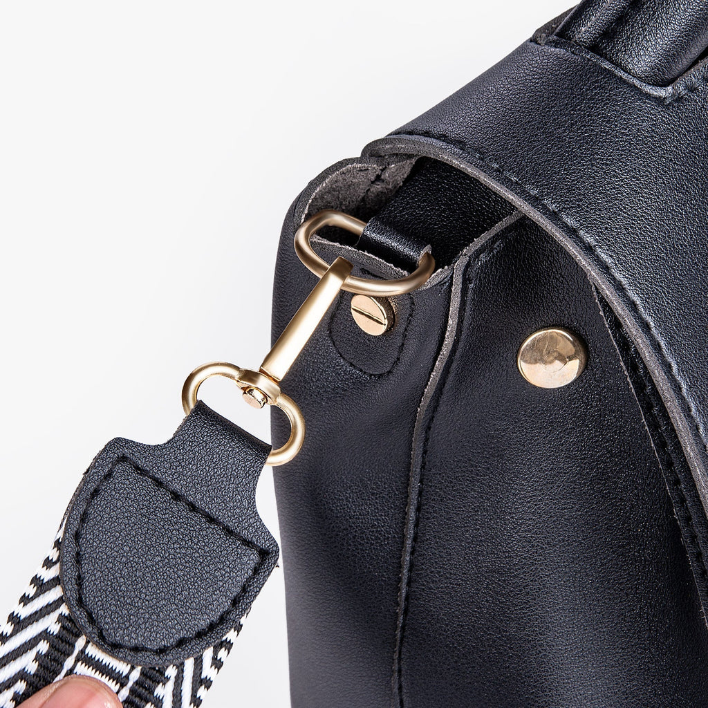 Asverra Solia Crossbody Bag