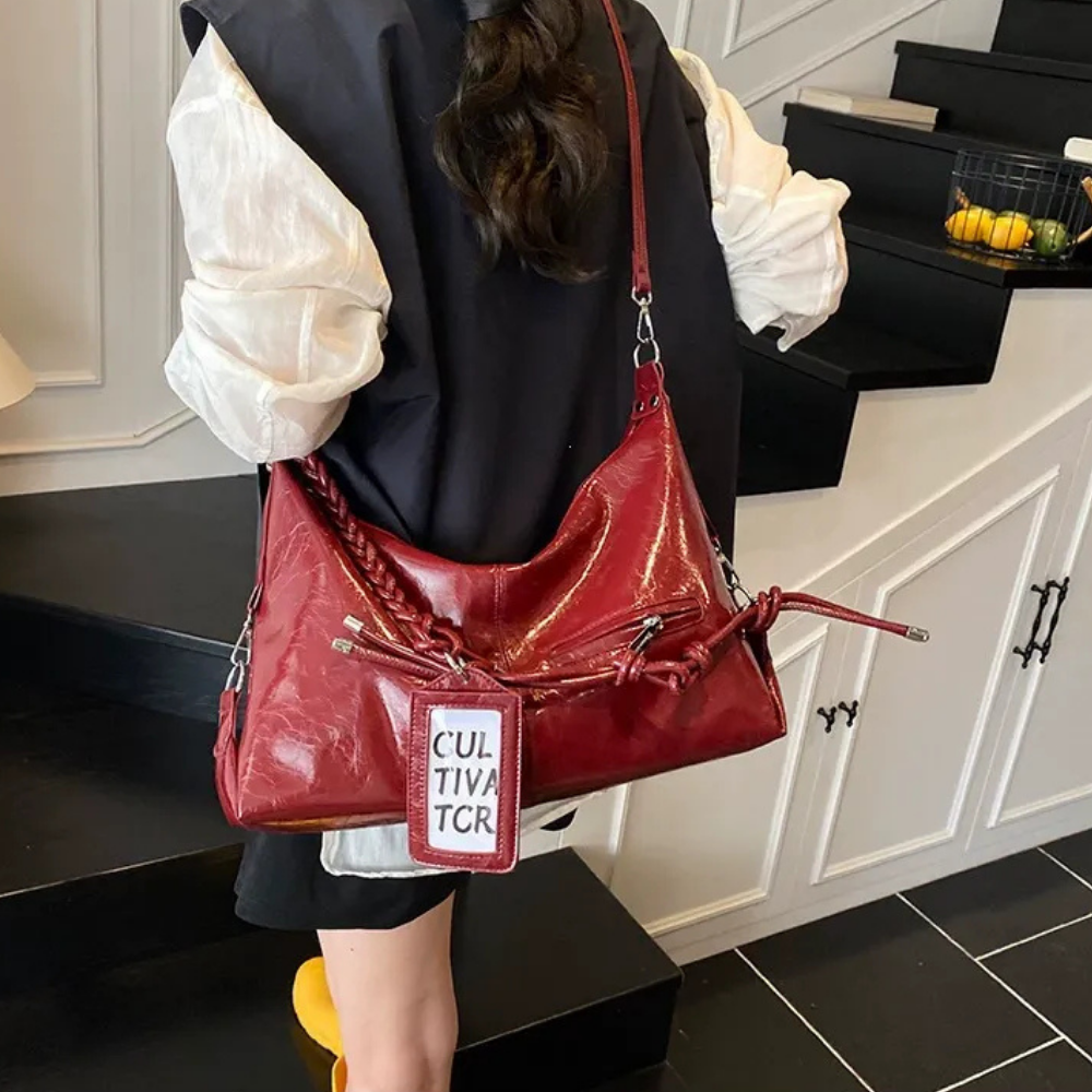 Viresta Knotted Shoulder Bag Secondary image