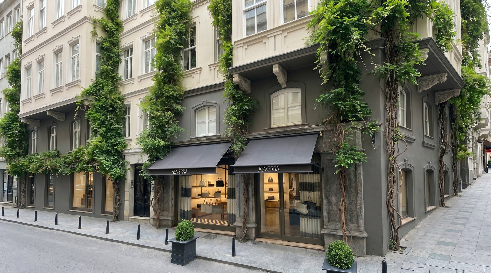 Showroom Desktop Image