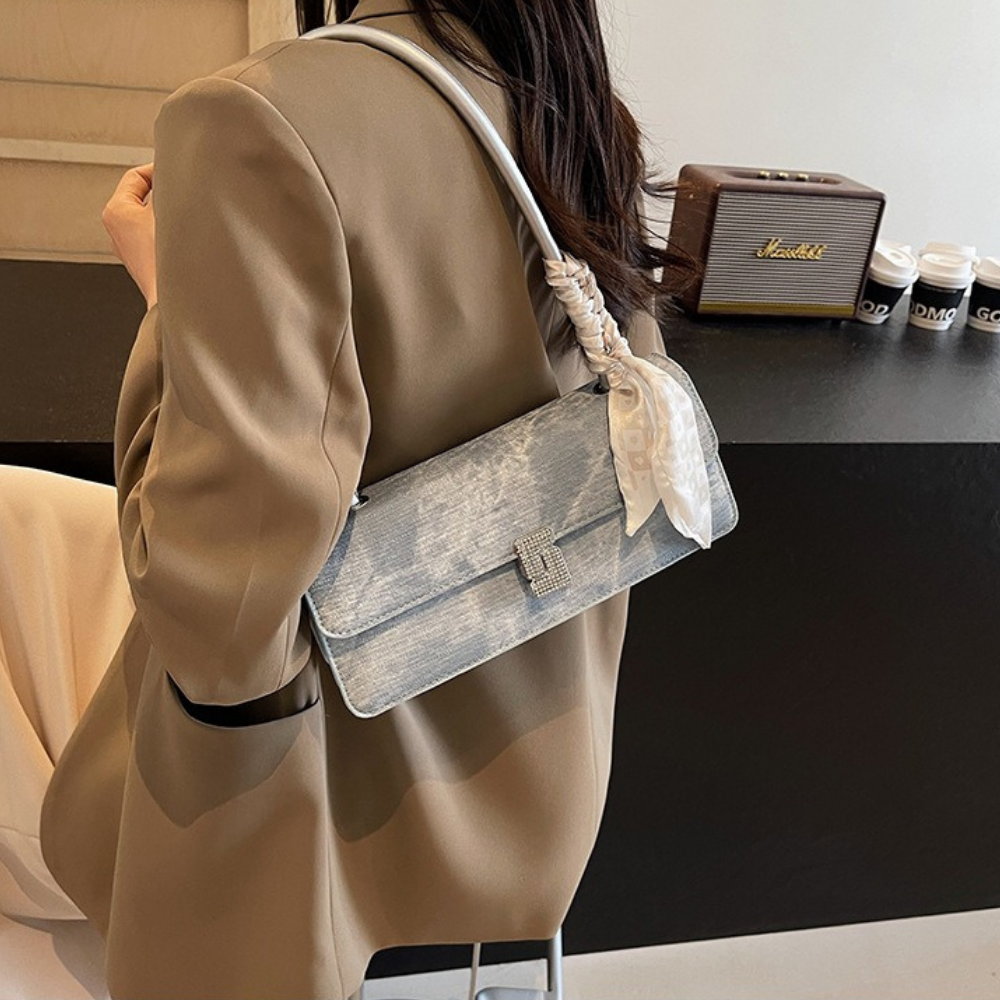 Asverra Vespéria Shoulder Bag