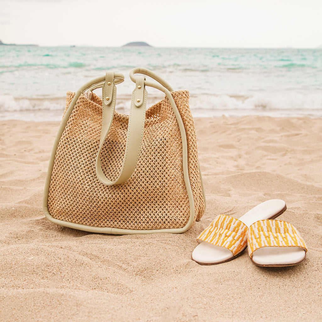 Asverra Banna Tote Bag