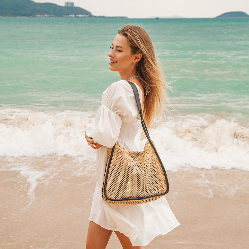 Asverra Banna Tote Bag