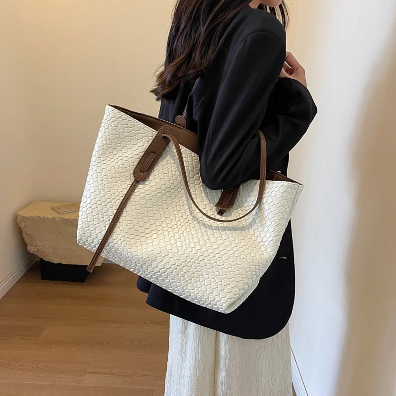 Asverra Lora Tote Bag