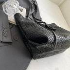 Asverra Lora Tote Bag