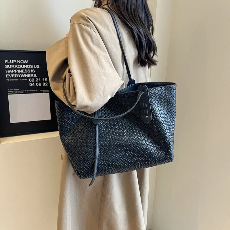 Asverra Lora Tote Bag