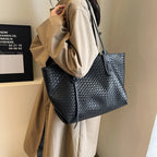 Asverra Lora Tote Bag