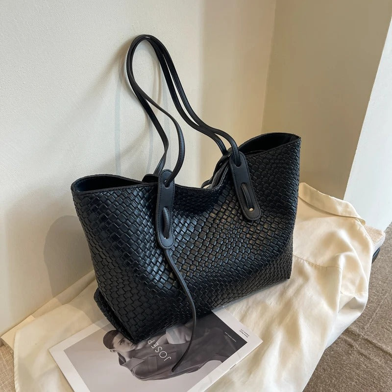 Asverra Lora Tote Bag