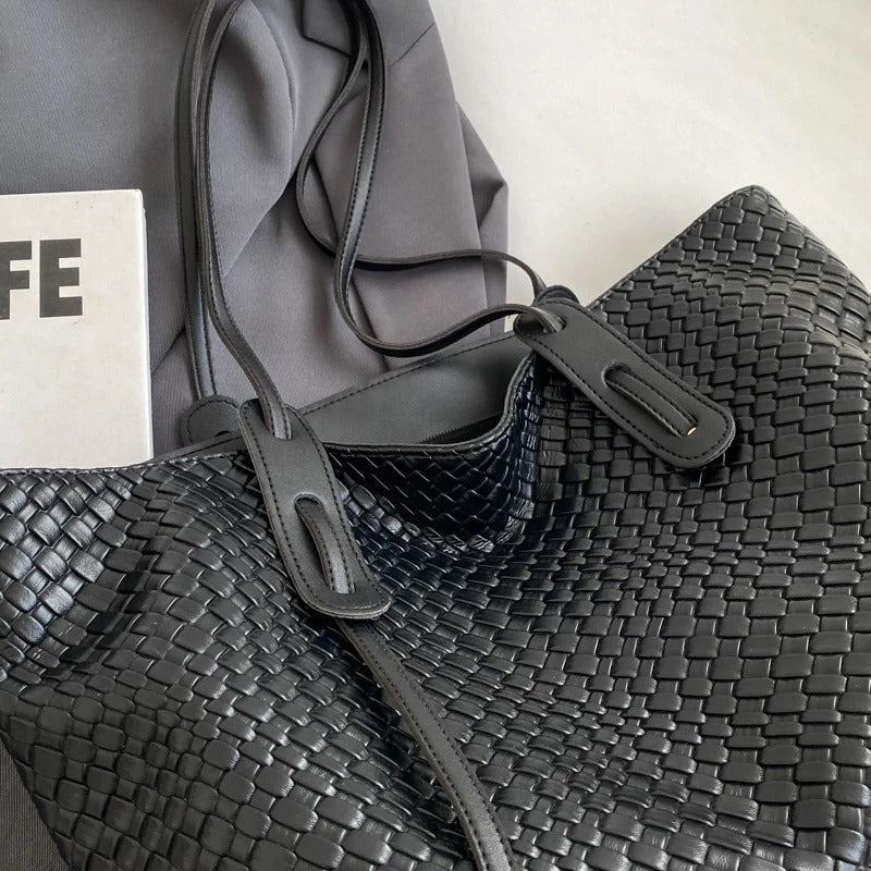 Asverra Lora Tote Bag