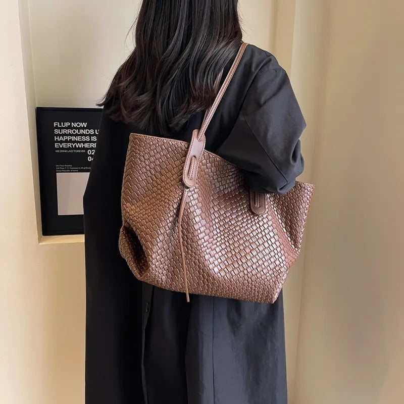 Asverra Lora Tote Bag