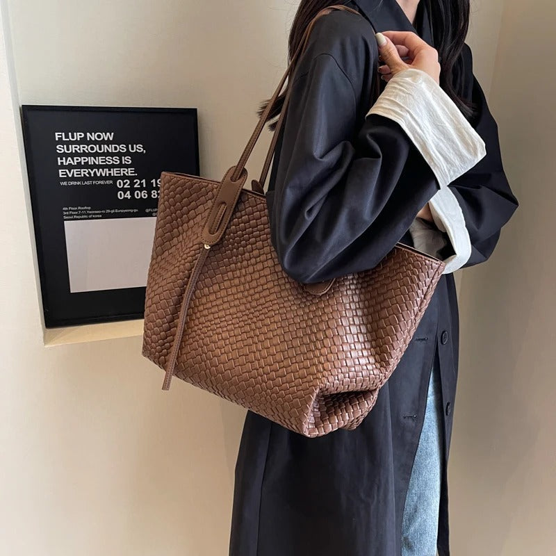Asverra Lora Tote Bag