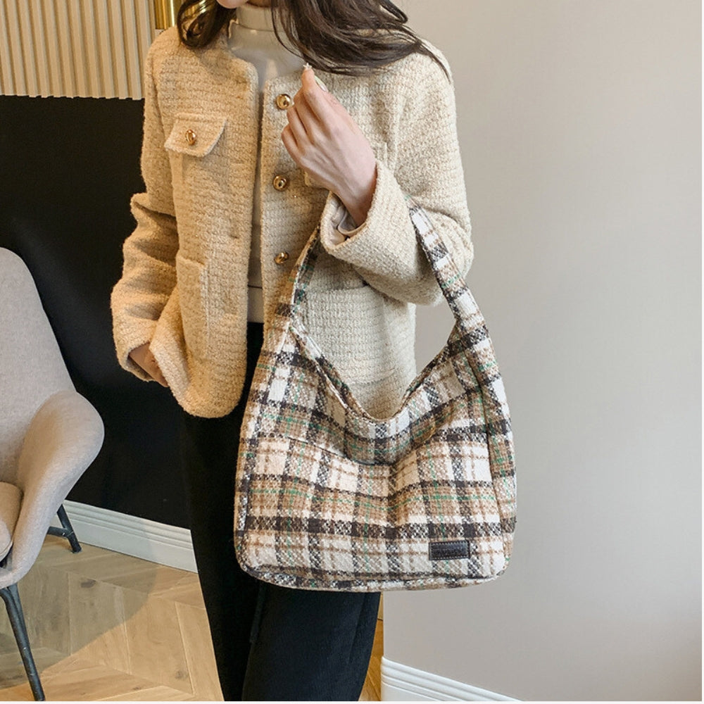 Asverra Felia Hobo Bag