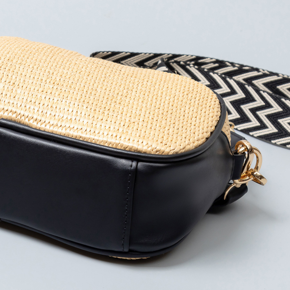 Asverra Auma Crossbody Bag