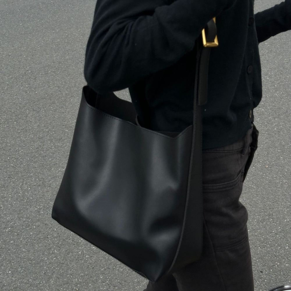 Asverra Ganna Shoulder Bag