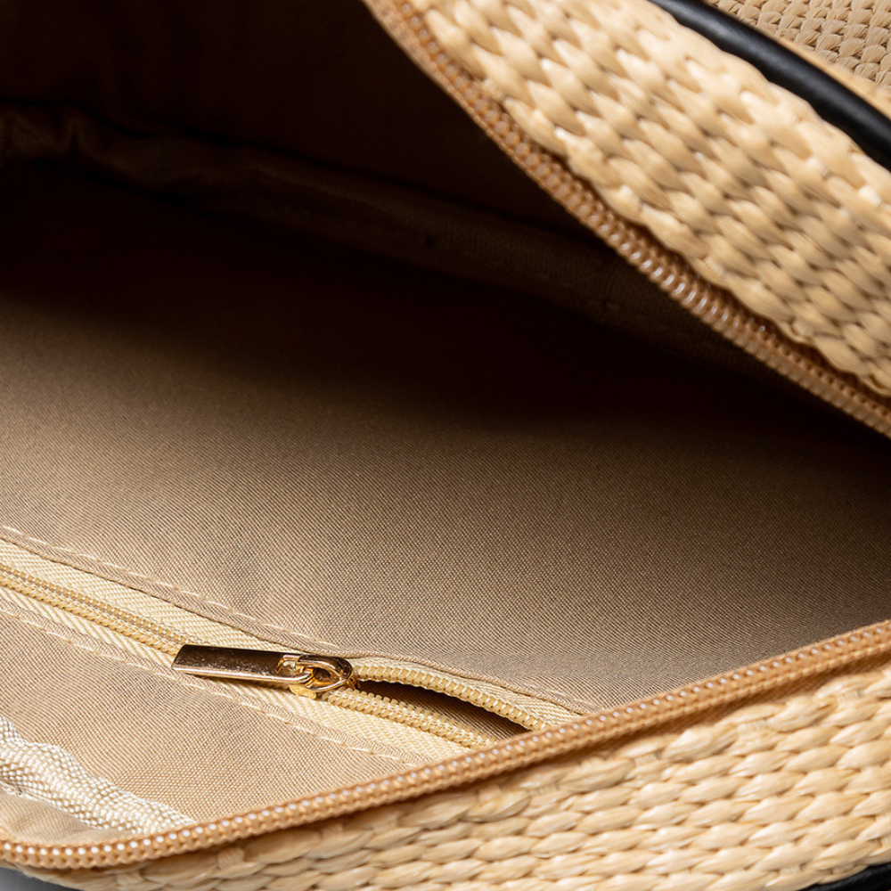 Asverra Auma Crossbody Bag