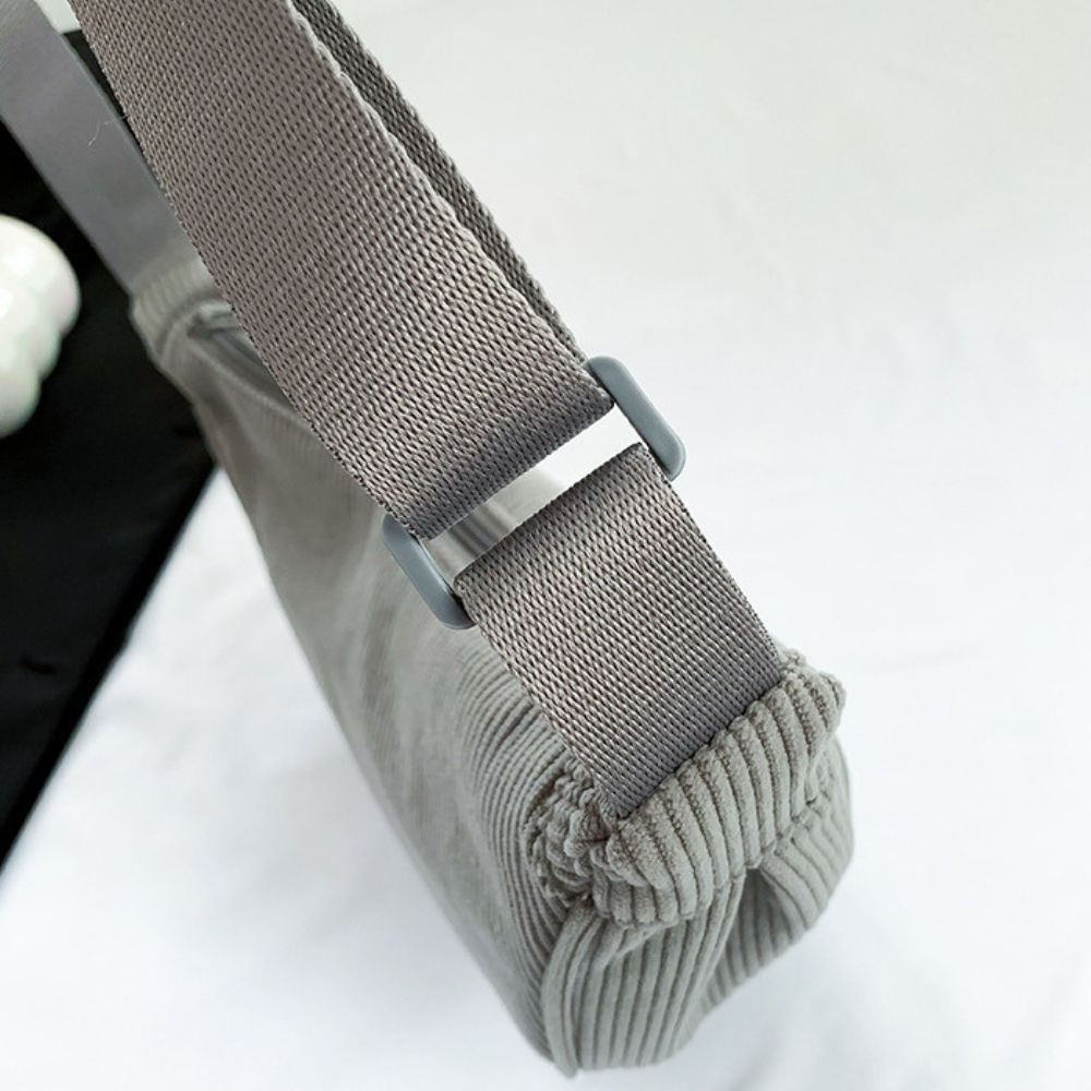 Asverra Fanna Crossbody Belt Bag