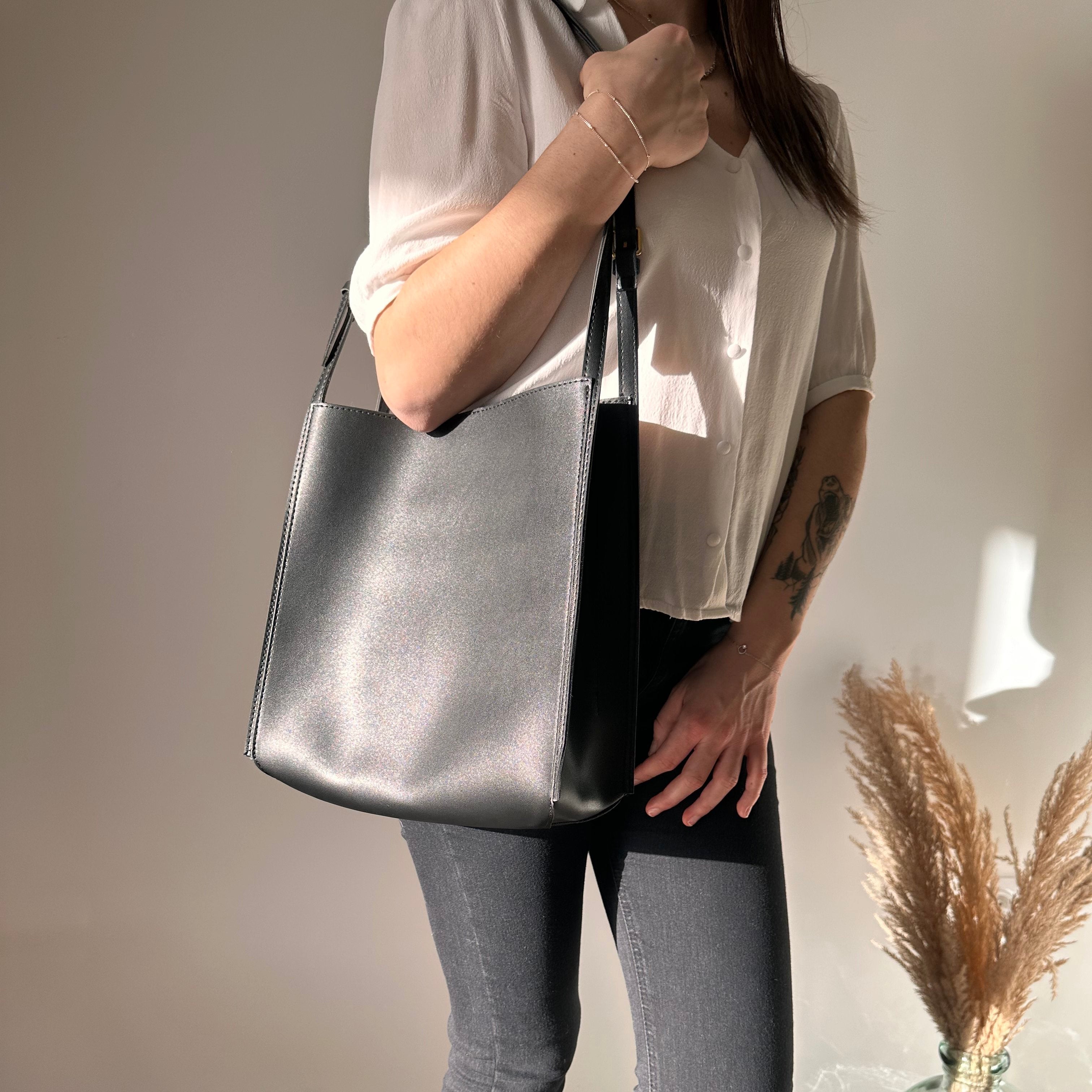 Asverra Riva Tote Bag