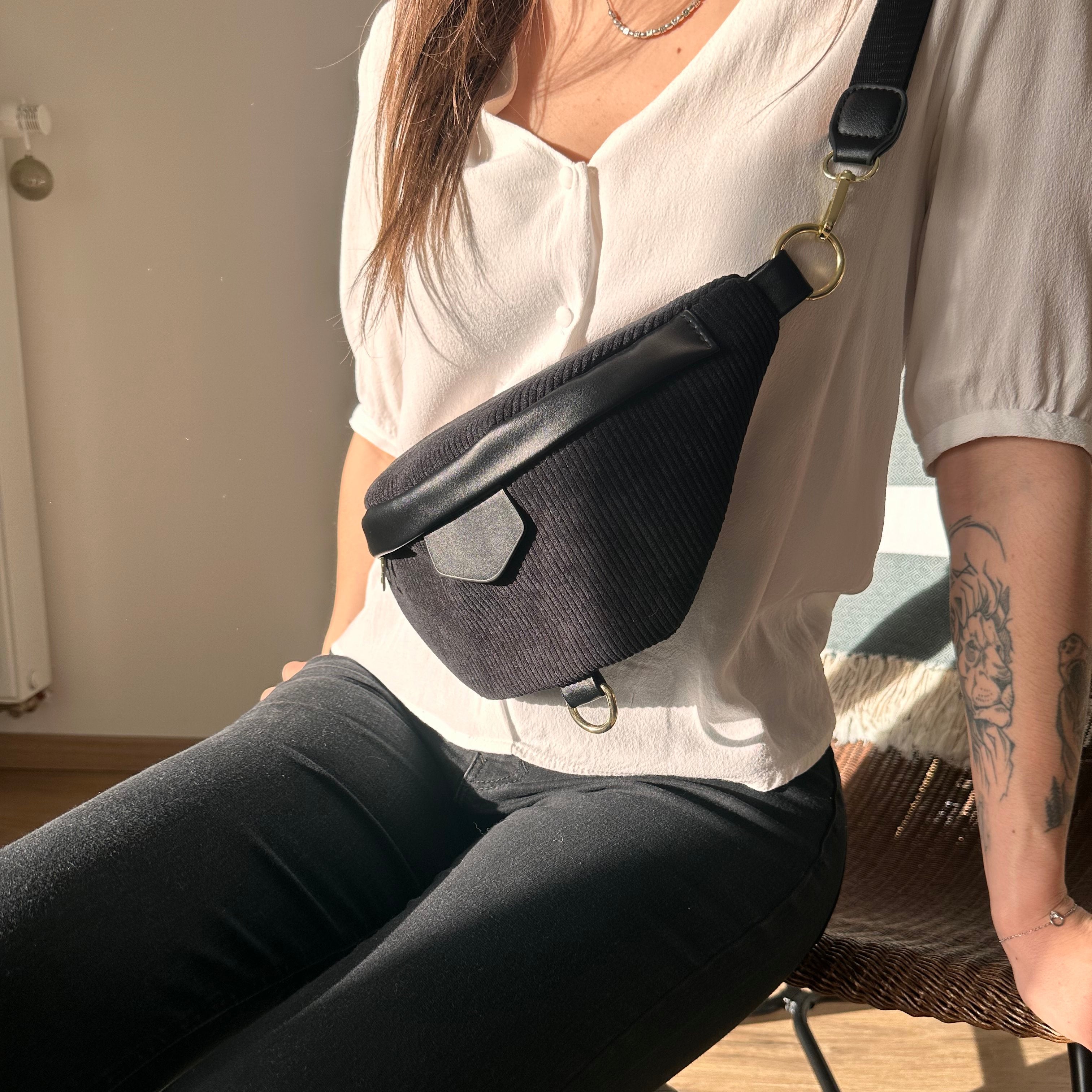 Asverra Velin Crossbody Belt Bag - Asverra