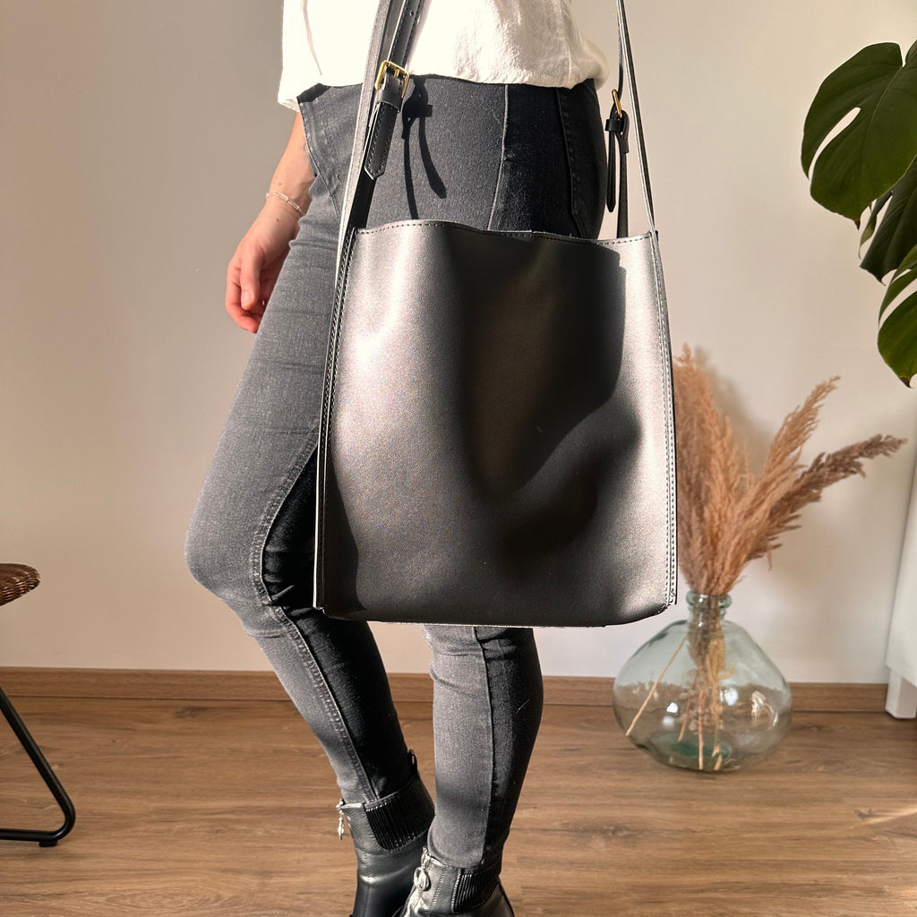 Asverra Riva Tote Bag