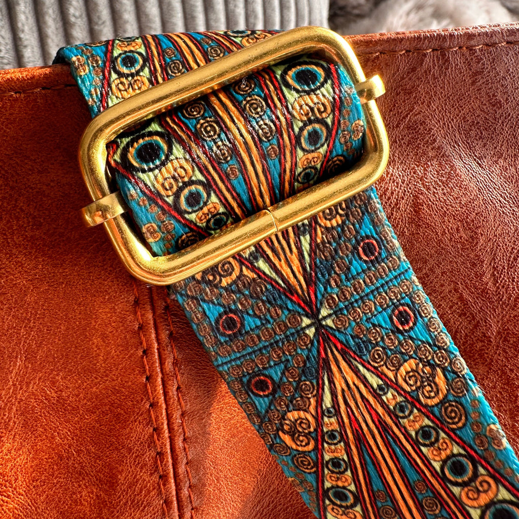 Asverra Boyah Crossbody Bag