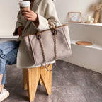 Asverra Fulla Tote Bag