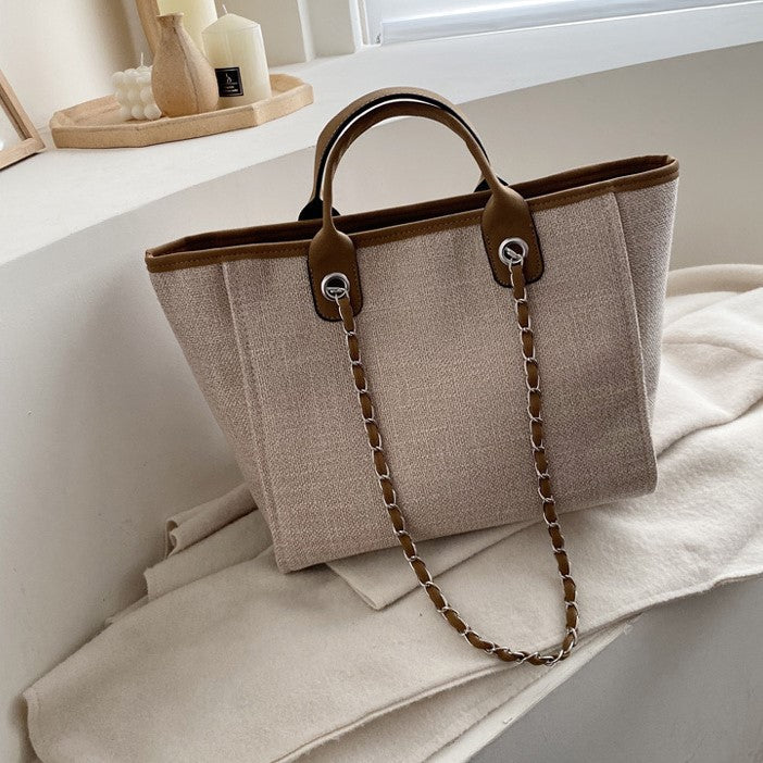 Asverra Fulla Tote Bag