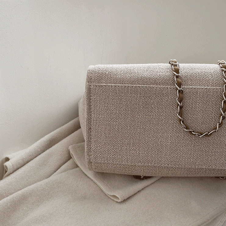 Asverra Fulla Tote Bag