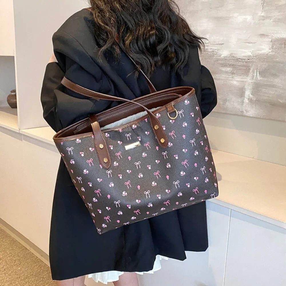 Asverra Leora Tote Bag