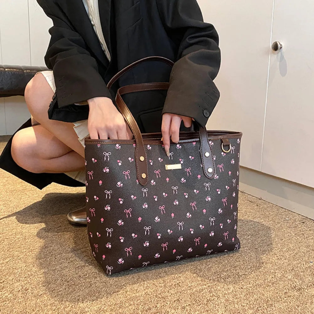 Asverra Leora Tote Bag