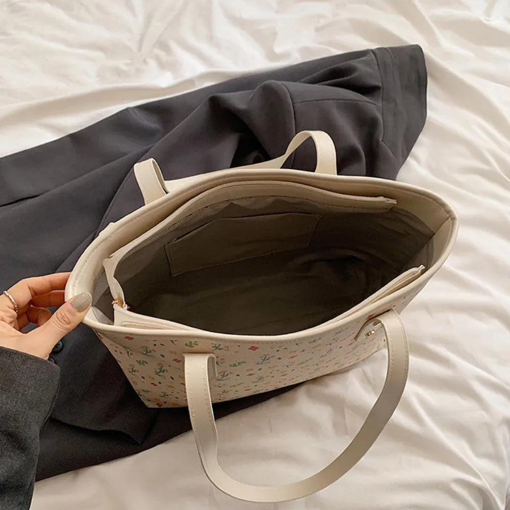 Asverra Leora Tote Bag