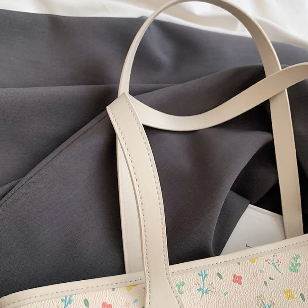 Asverra Leora Tote Bag