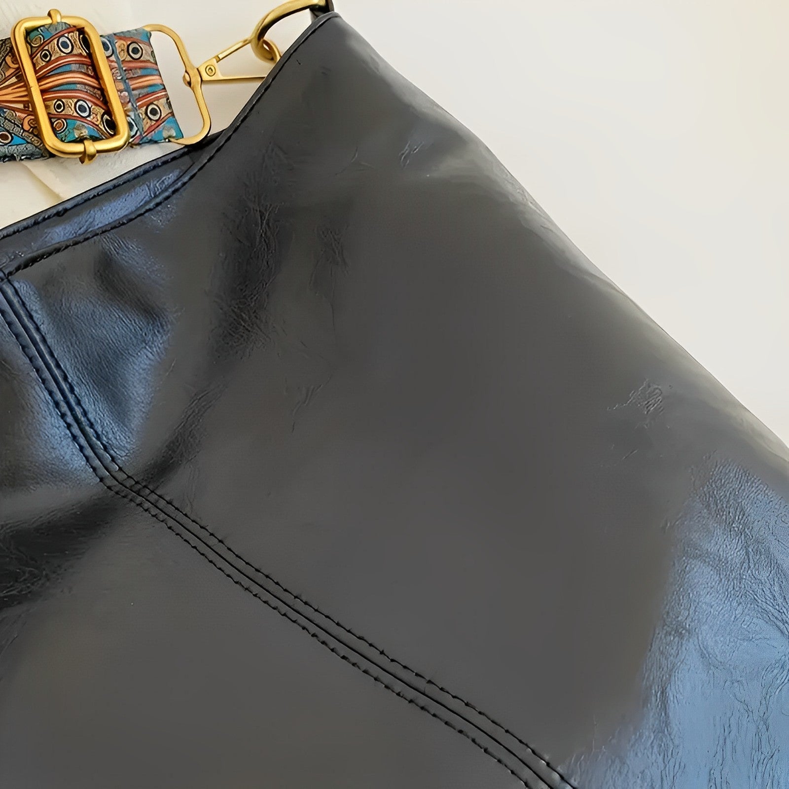 Asverra Boyah Crossbody Bag