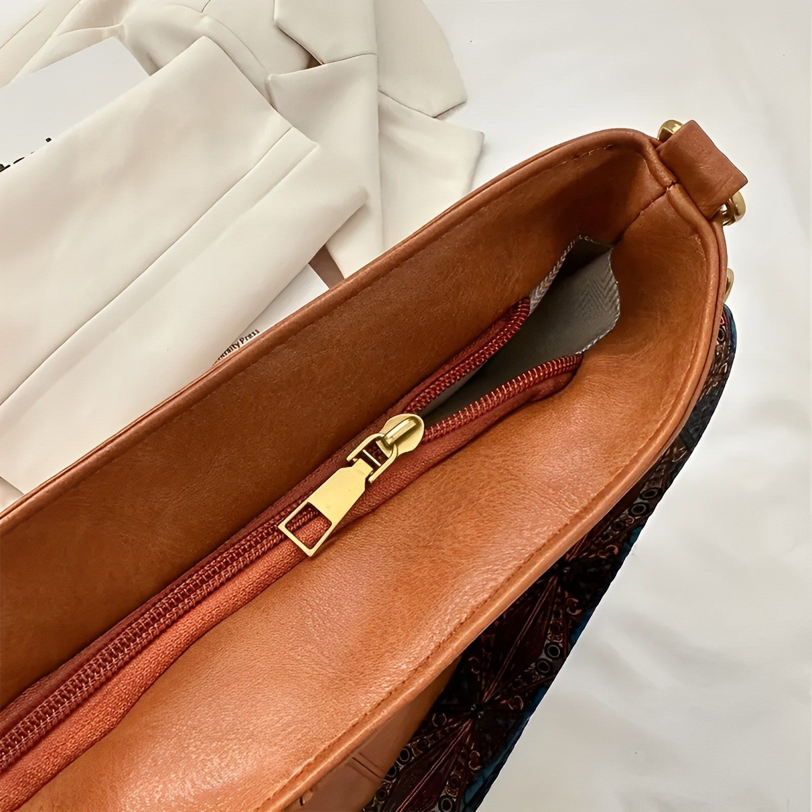 Asverra Boyah Crossbody Bag