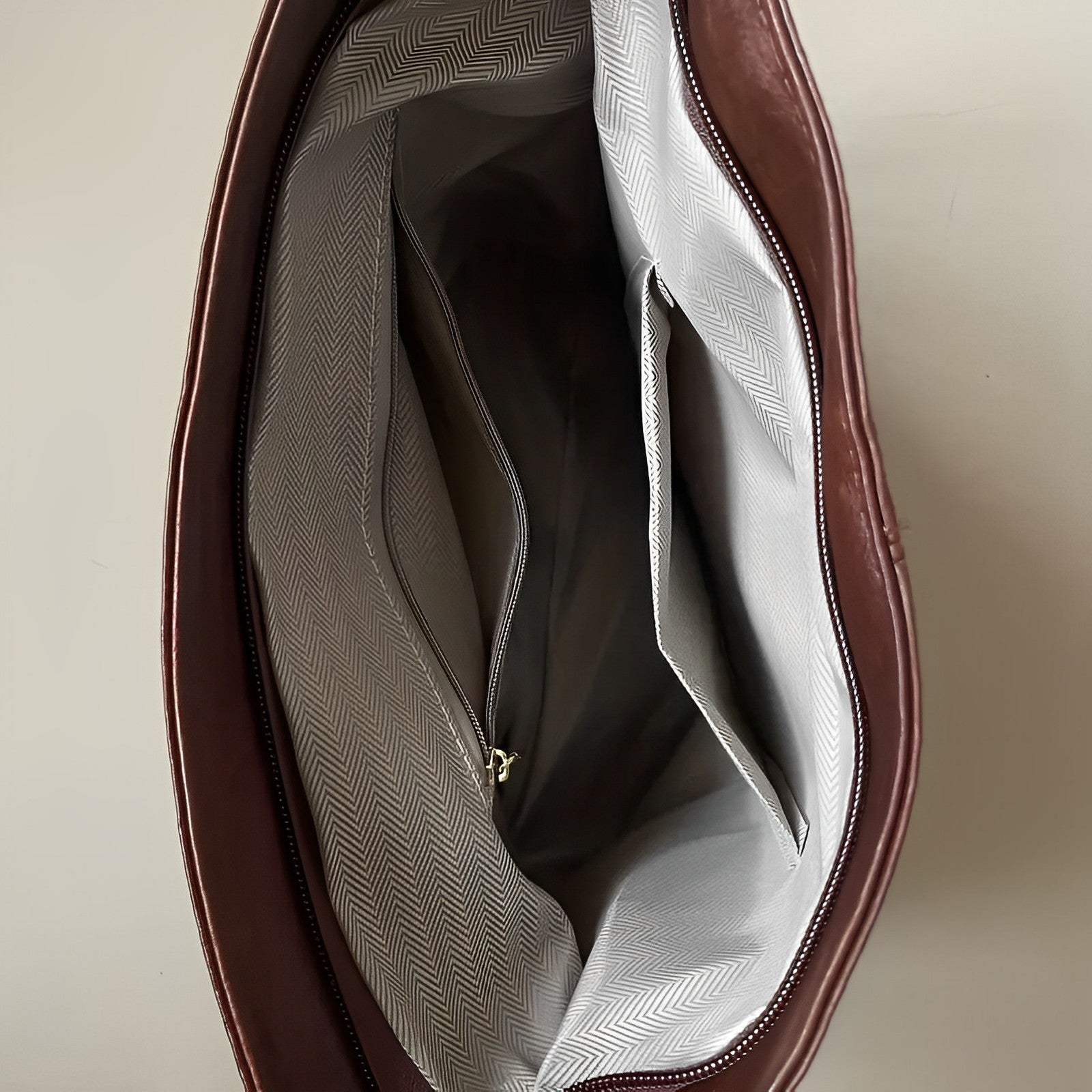 Asverra Boyah Crossbody Bag