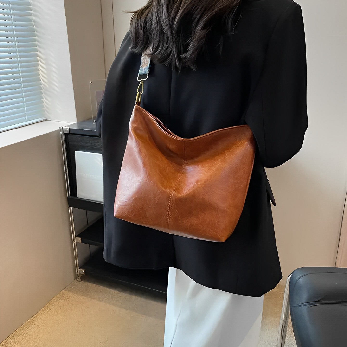 Asverra Boyah Crossbody Bag