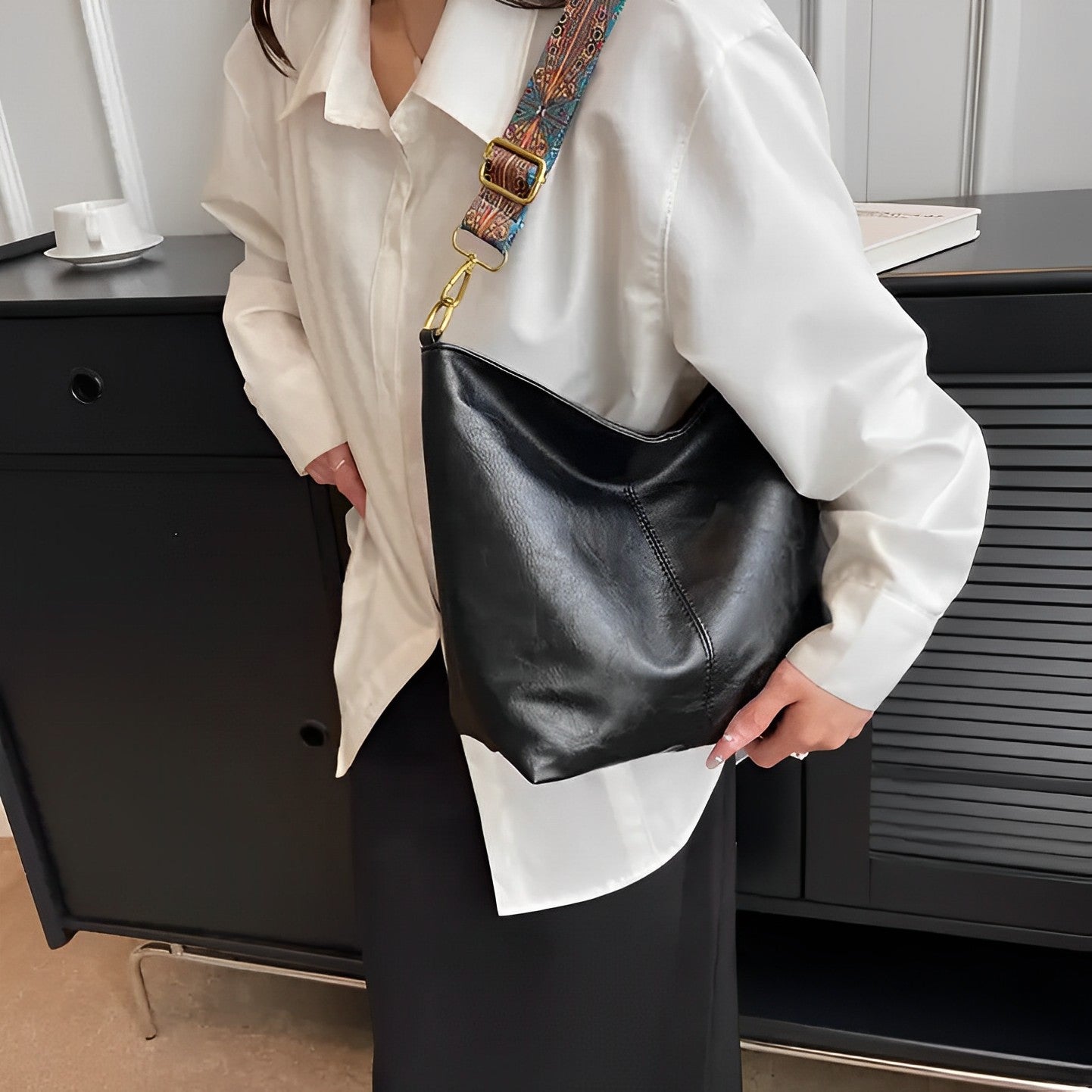 Asverra Boyah Crossbody Bag