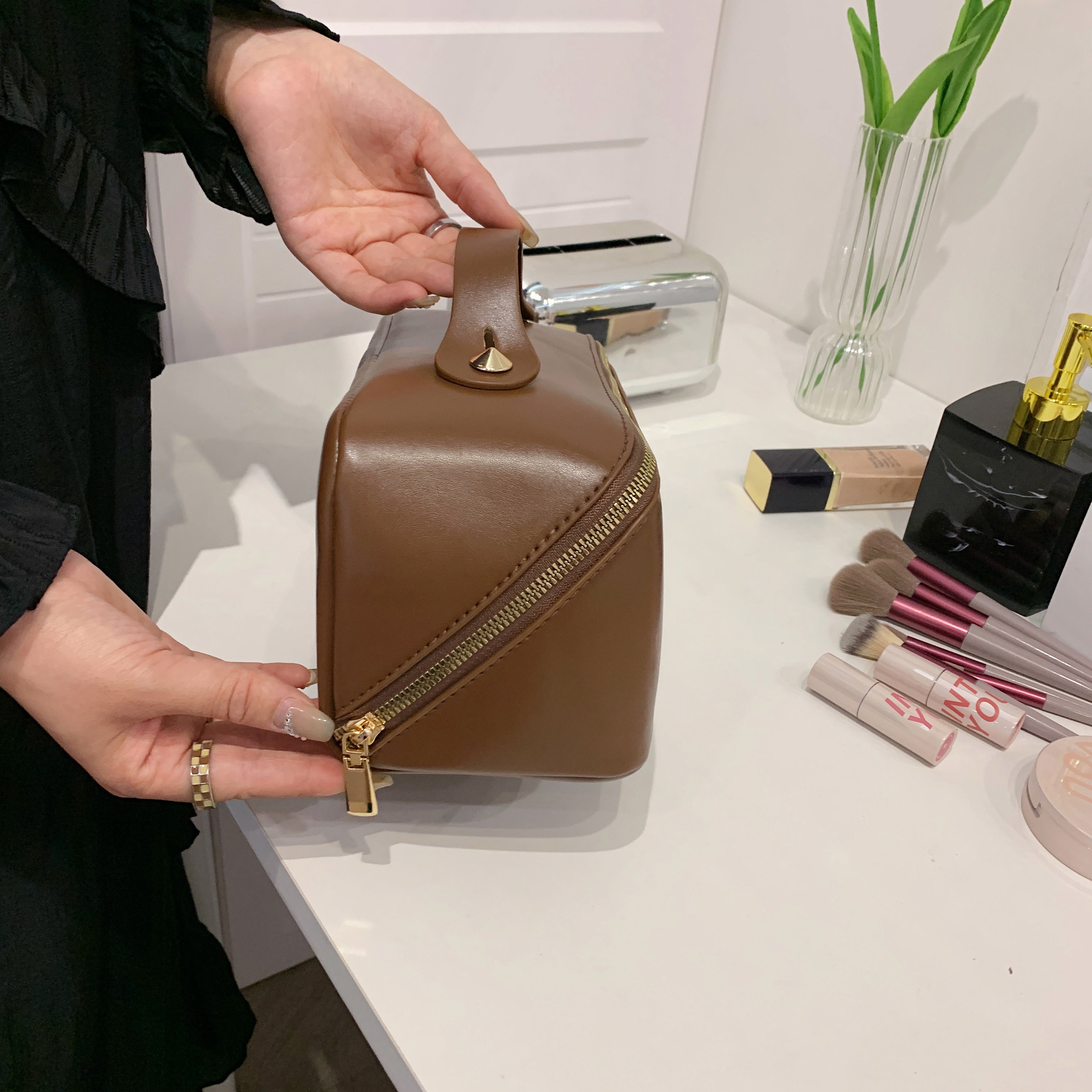 Asverra Tinah Makeup Pouch