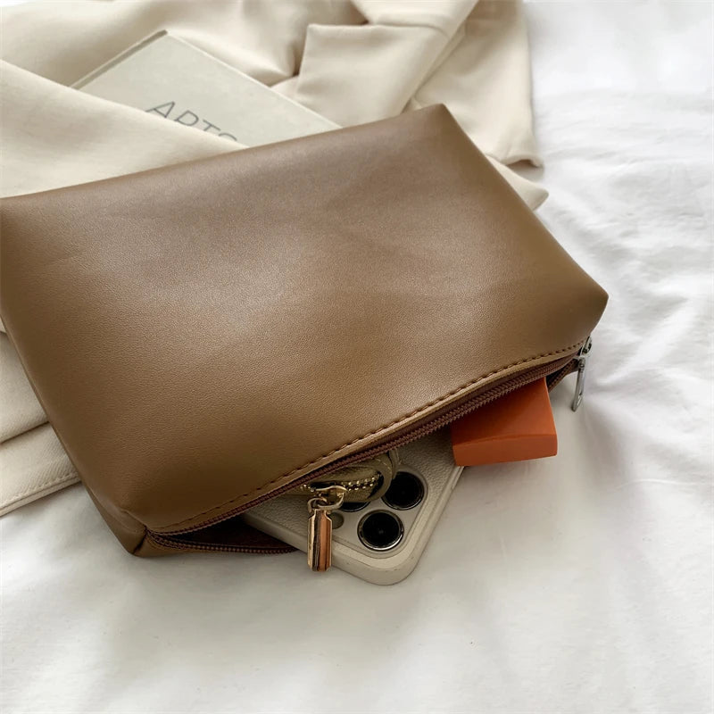 Asverra Maud Hobo Bag