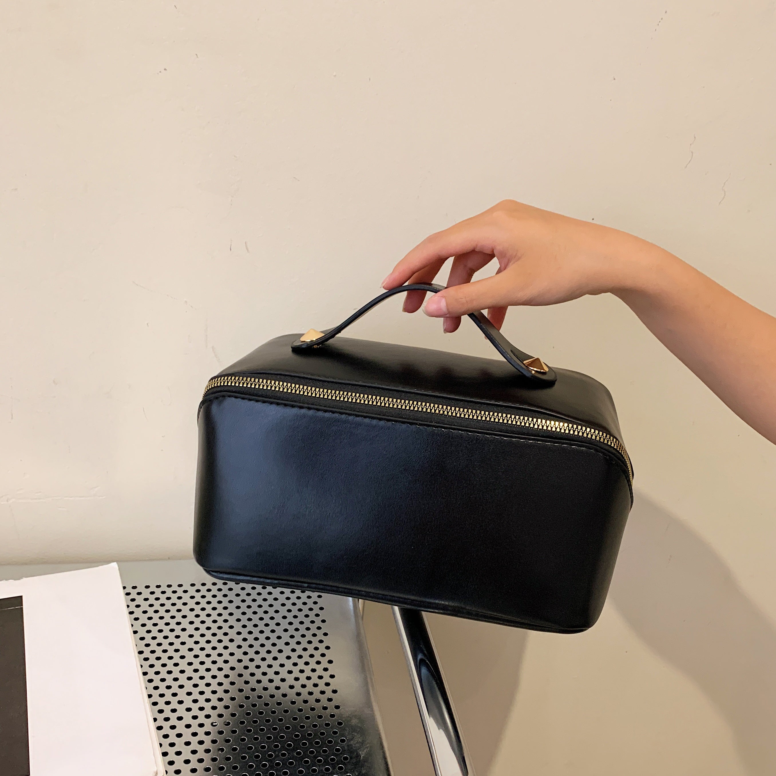 Asverra Tinah Makeup Pouch