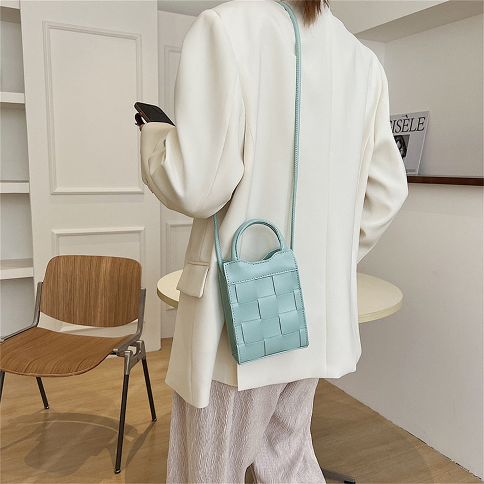 Asverra Chalise Phone Bag