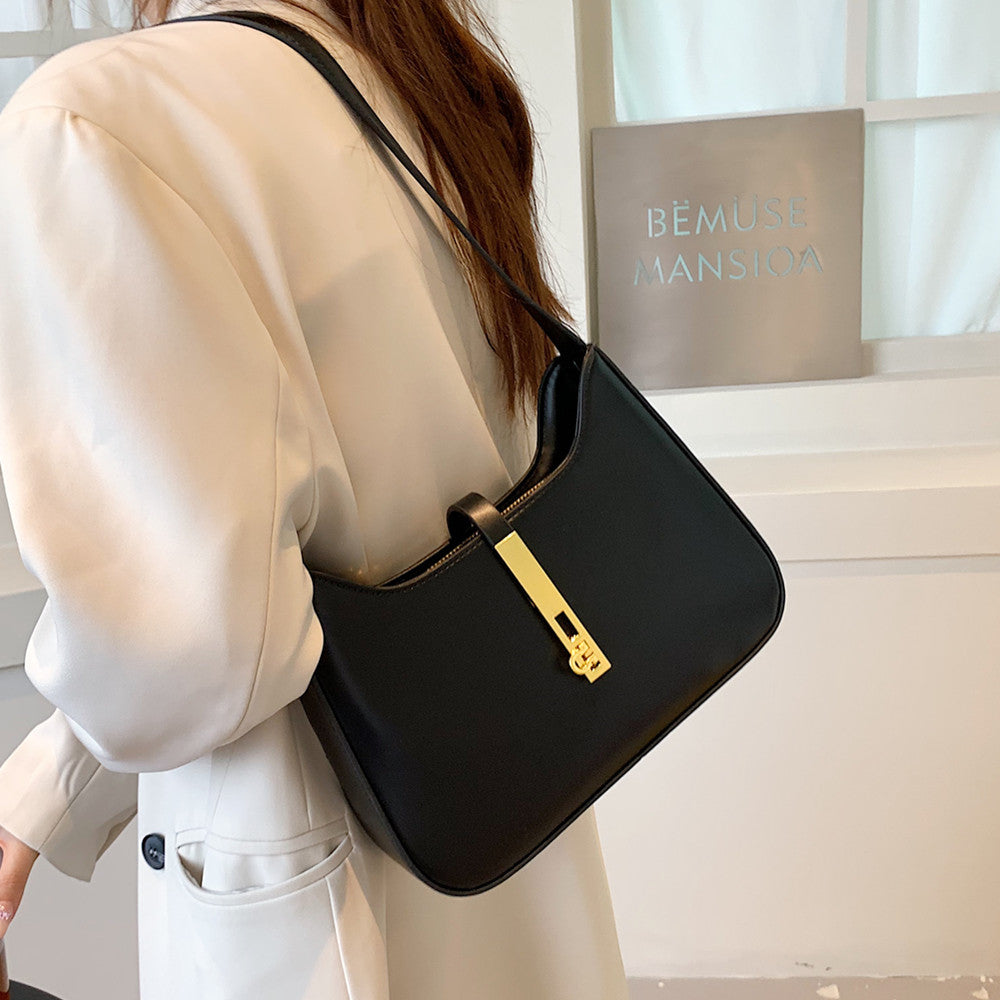 Asverra Allia Shoulder Bag