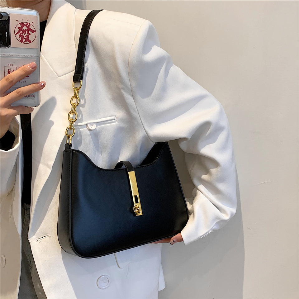 Asverra Allia Shoulder Bag