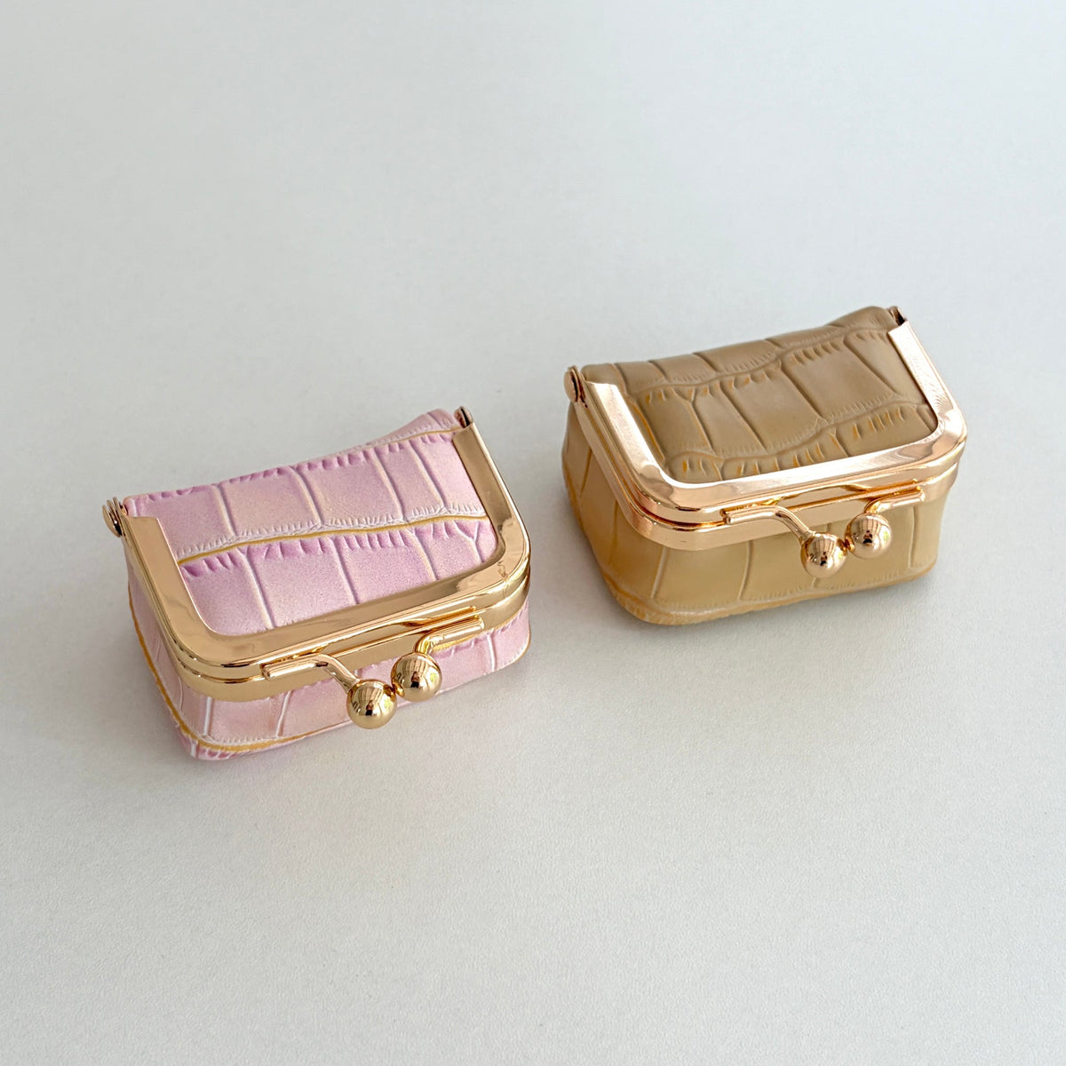 Écrinette Kiss-Lock Jewelry Case - Blush Mauve and Desert Sand closed