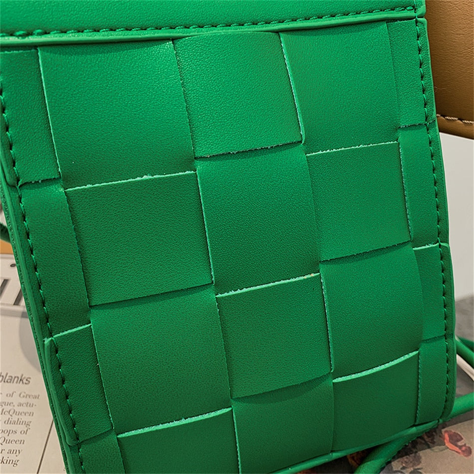 Asverra Chalise Phone Bag