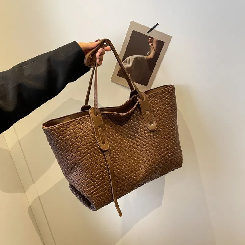 Asverra Lora Tote Bag